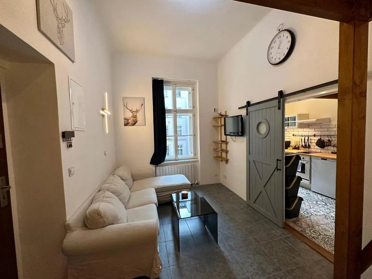 Cozy New Loft Apartment Praga 0*,